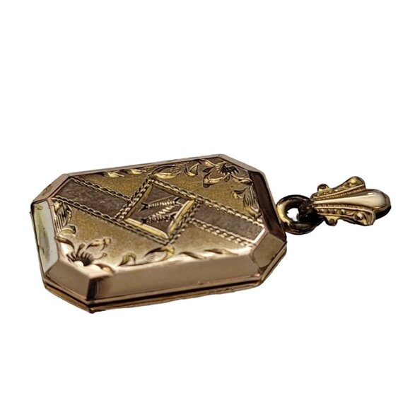 Gold Filled Vintage Hinged Square Locket With Black & White Photos Pendant E848 - Picture 3 of 9